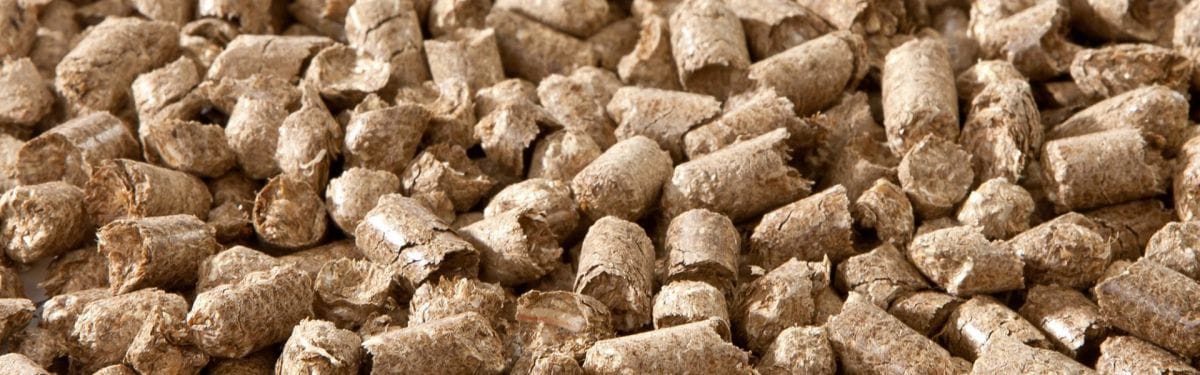 Uses of straw pellets