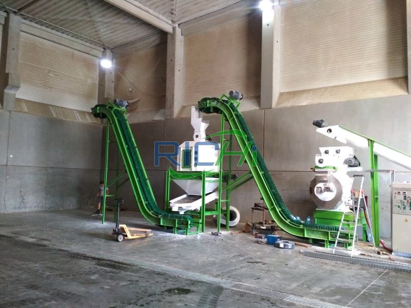 cat litter wood pellet machine in Italy